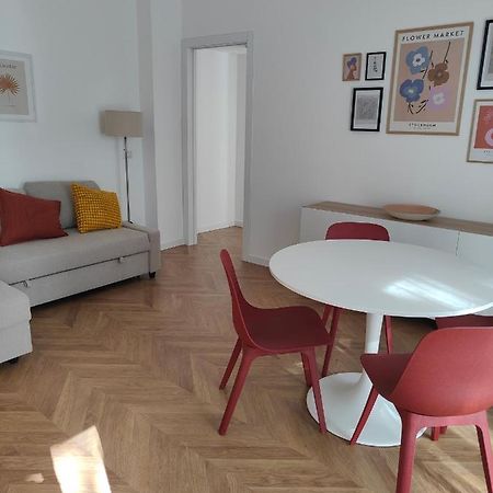 דירות Elegante Bilocale A Milano Con Balcone מראה חיצוני תמונה