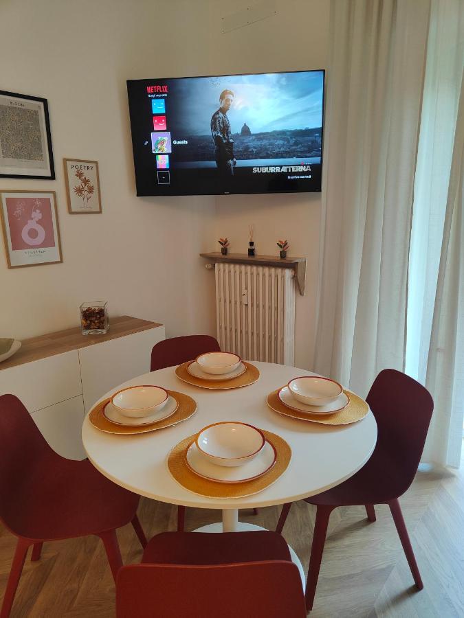 דירות Elegante Bilocale A Milano Con Balcone מראה חיצוני תמונה